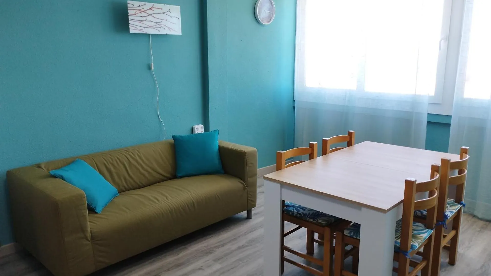 דירה טורמולינוס Lindo Apartamento A La Colina